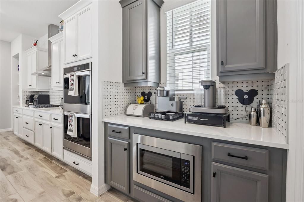 合同活跃: $1,129,000 (5 贝兹, 3 浴室, 3122 平方英尺)