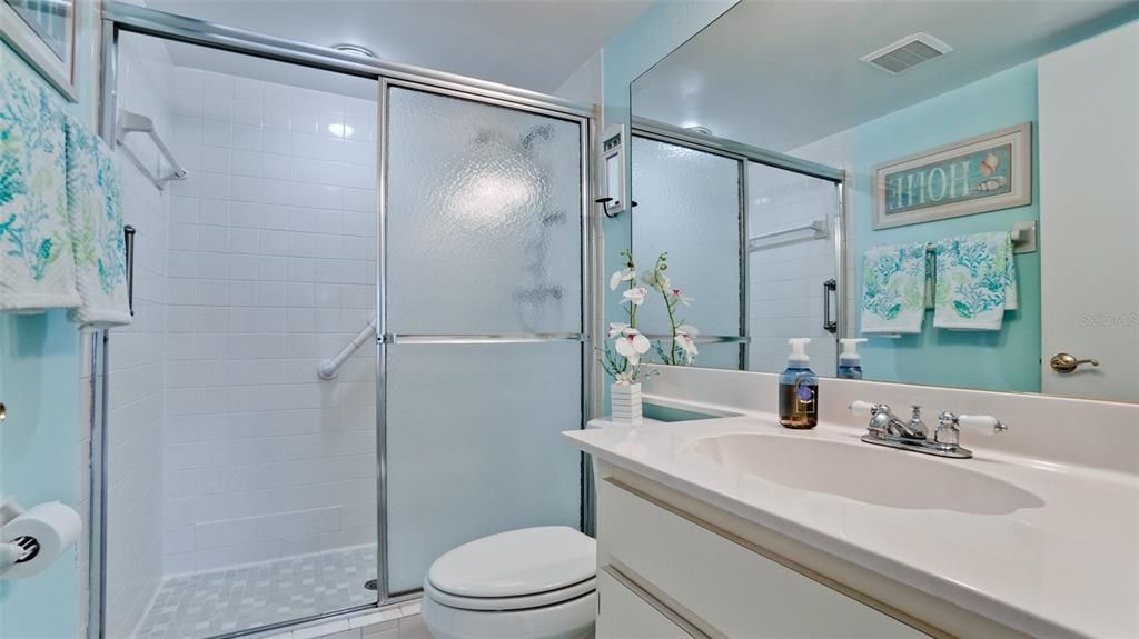 For Sale: $335,900 (2 beds, 2 baths, 1185 Square Feet)