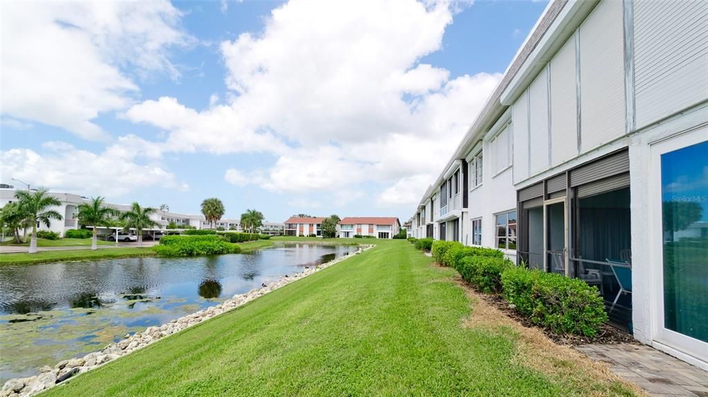 For Sale: $335,900 (2 beds, 2 baths, 1185 Square Feet)