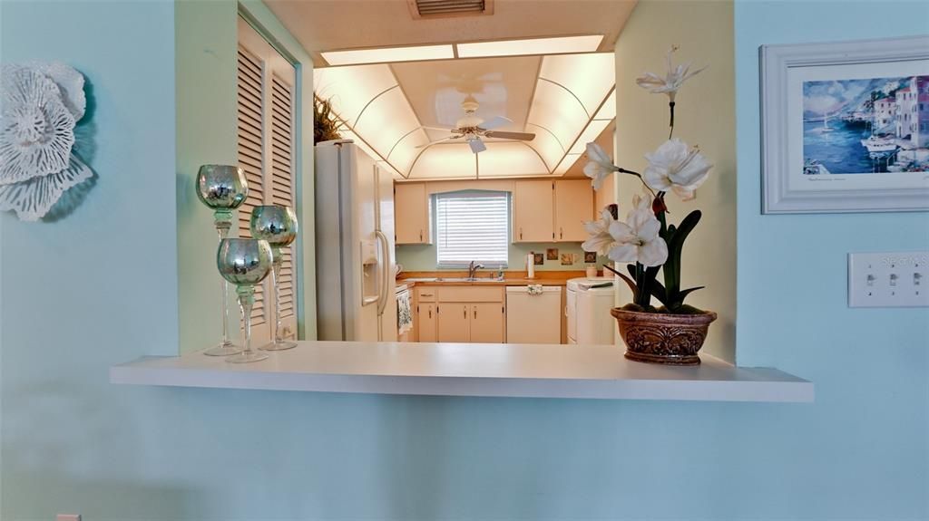 For Sale: $335,900 (2 beds, 2 baths, 1185 Square Feet)