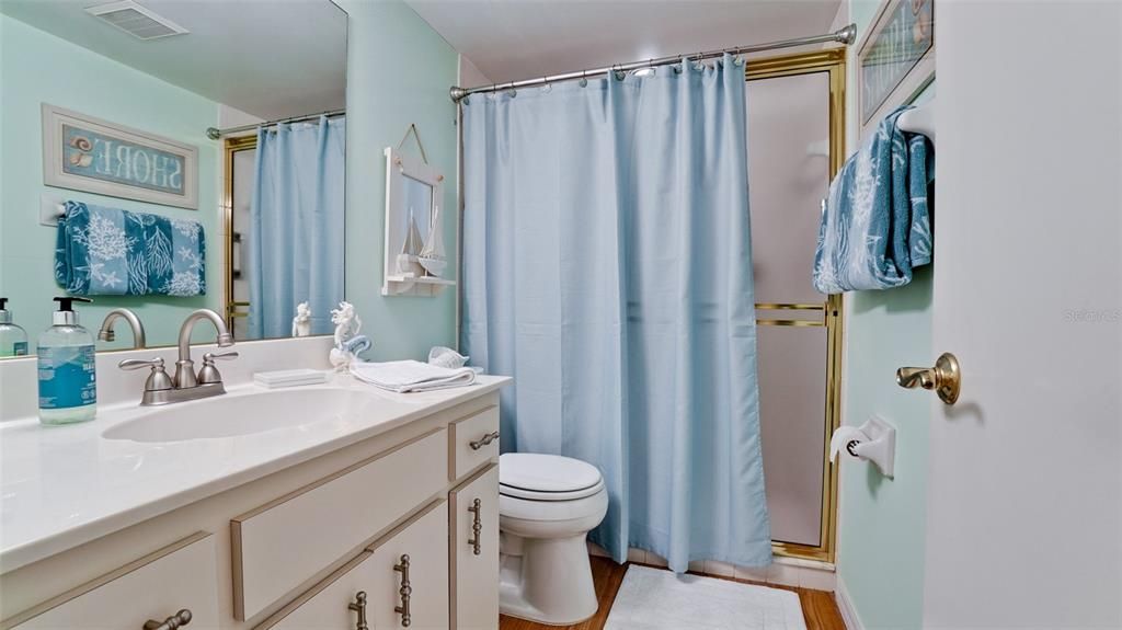 For Sale: $335,900 (2 beds, 2 baths, 1185 Square Feet)