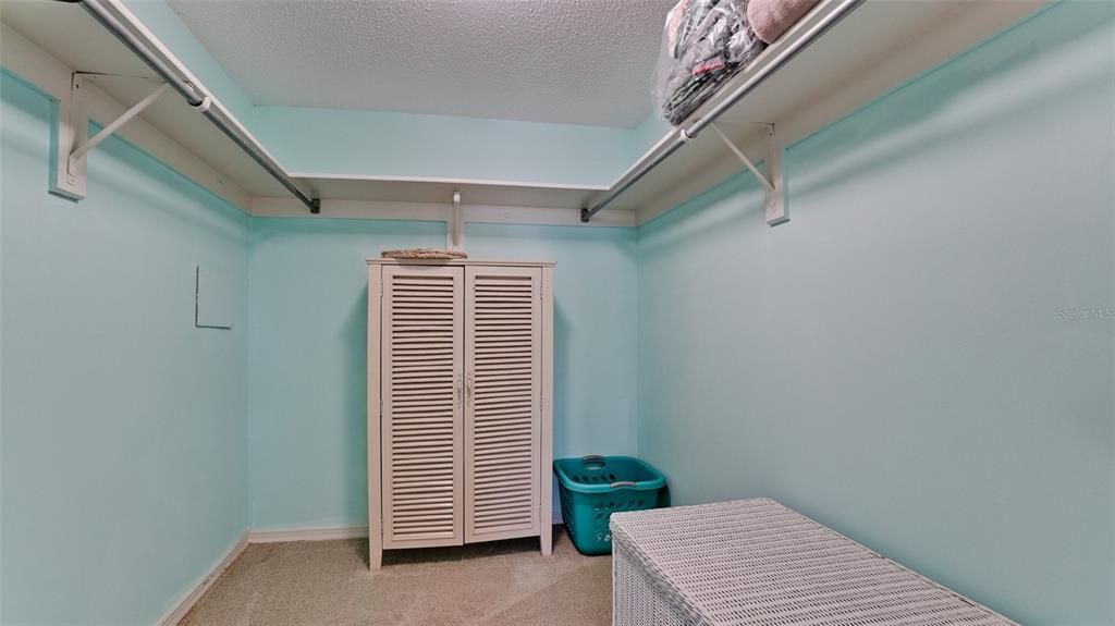 For Sale: $335,900 (2 beds, 2 baths, 1185 Square Feet)