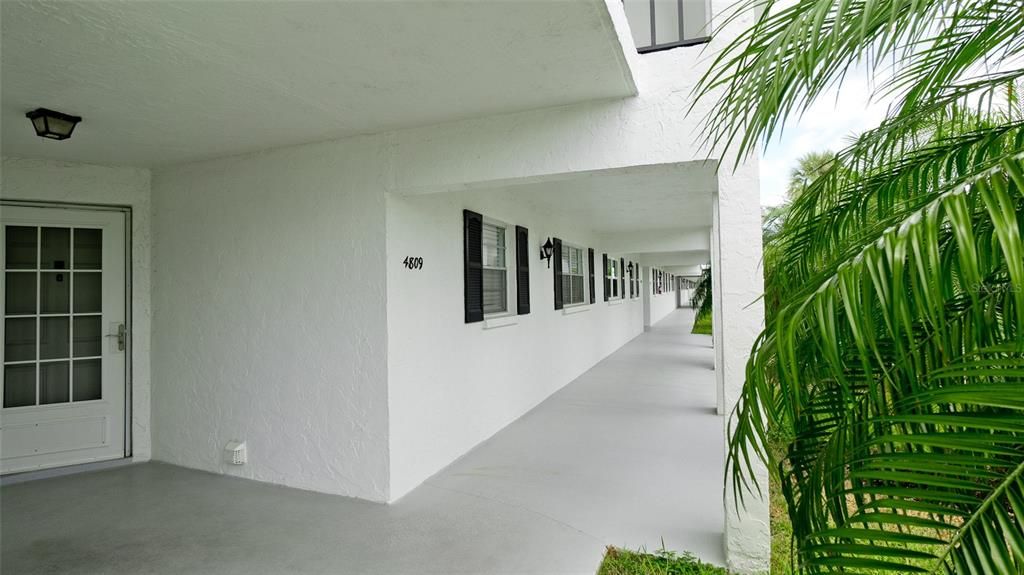 For Sale: $335,900 (2 beds, 2 baths, 1185 Square Feet)