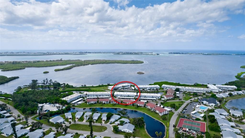 For Sale: $335,900 (2 beds, 2 baths, 1185 Square Feet)