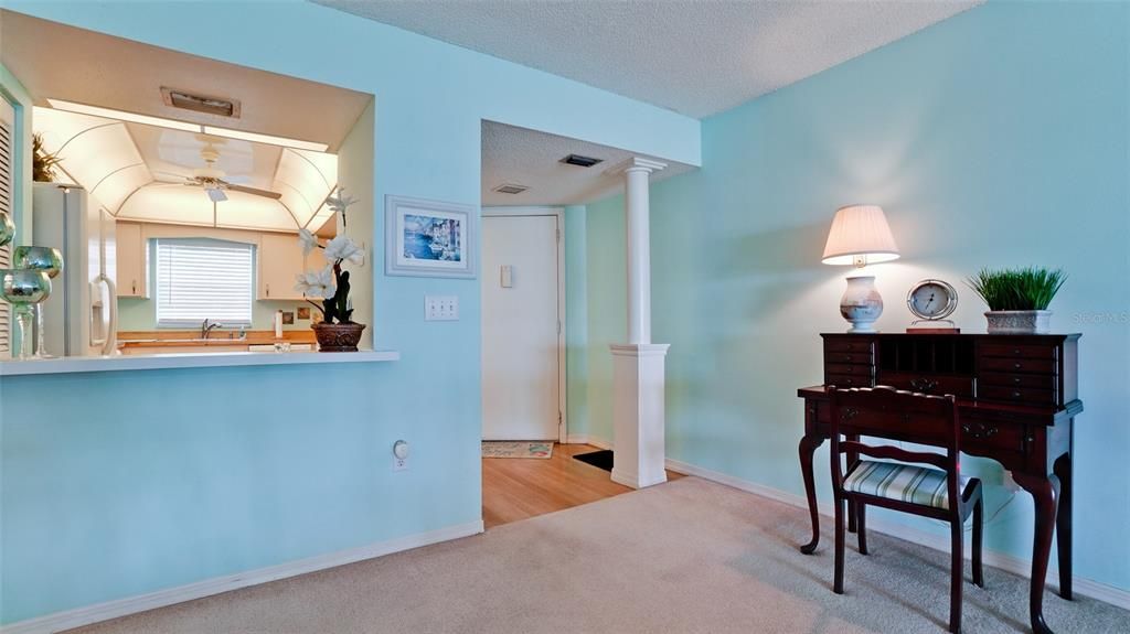 For Sale: $335,900 (2 beds, 2 baths, 1185 Square Feet)