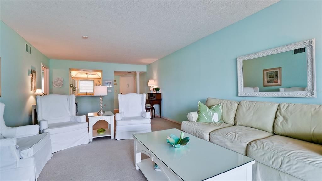 For Sale: $335,900 (2 beds, 2 baths, 1185 Square Feet)