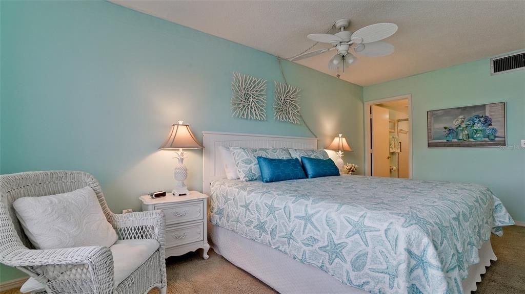 For Sale: $335,900 (2 beds, 2 baths, 1185 Square Feet)