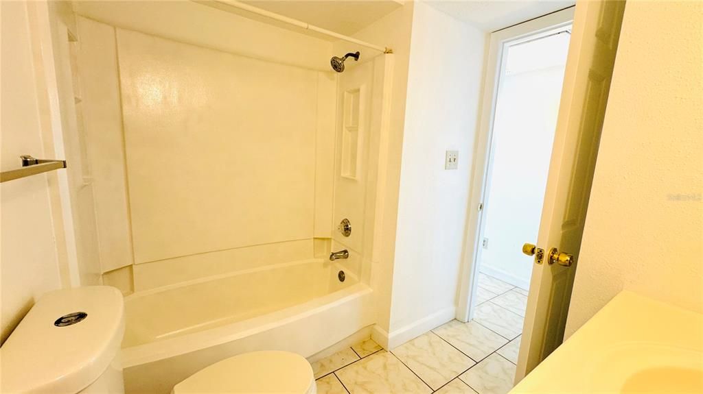 В аренду: $1,400 (2 спален, 2 ванн, 883 Квадратных фут)