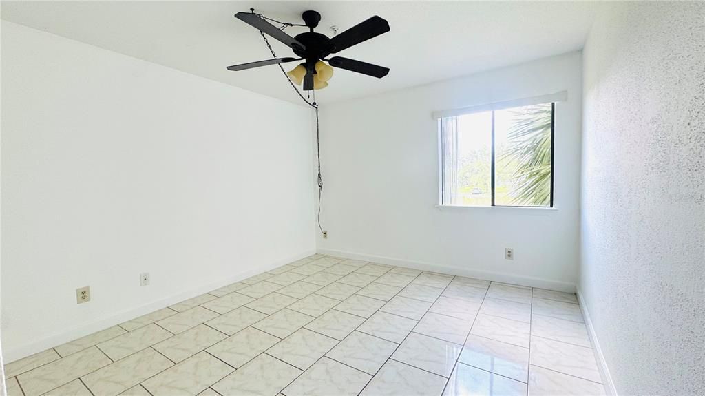 В аренду: $1,400 (2 спален, 2 ванн, 883 Квадратных фут)