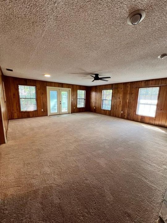 For Rent: $1,850 (3 beds, 2 baths, 2048 Square Feet)