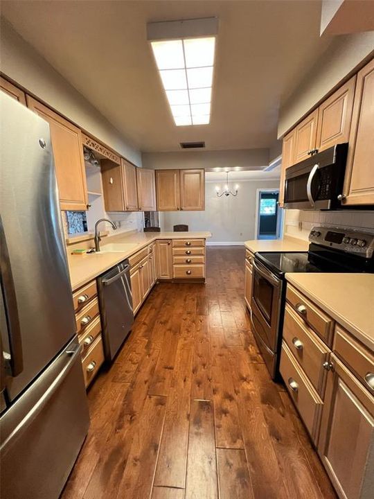 For Rent: $1,850 (3 beds, 2 baths, 2048 Square Feet)