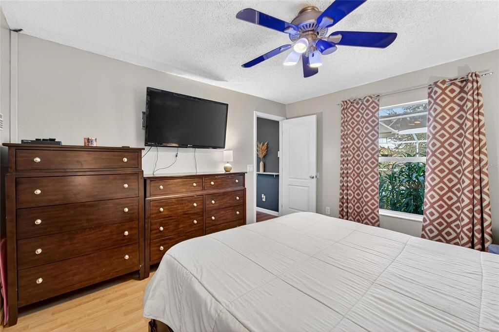 Active With Contract: $385,000 (3 beds, 2 baths, 1344 Square Feet)