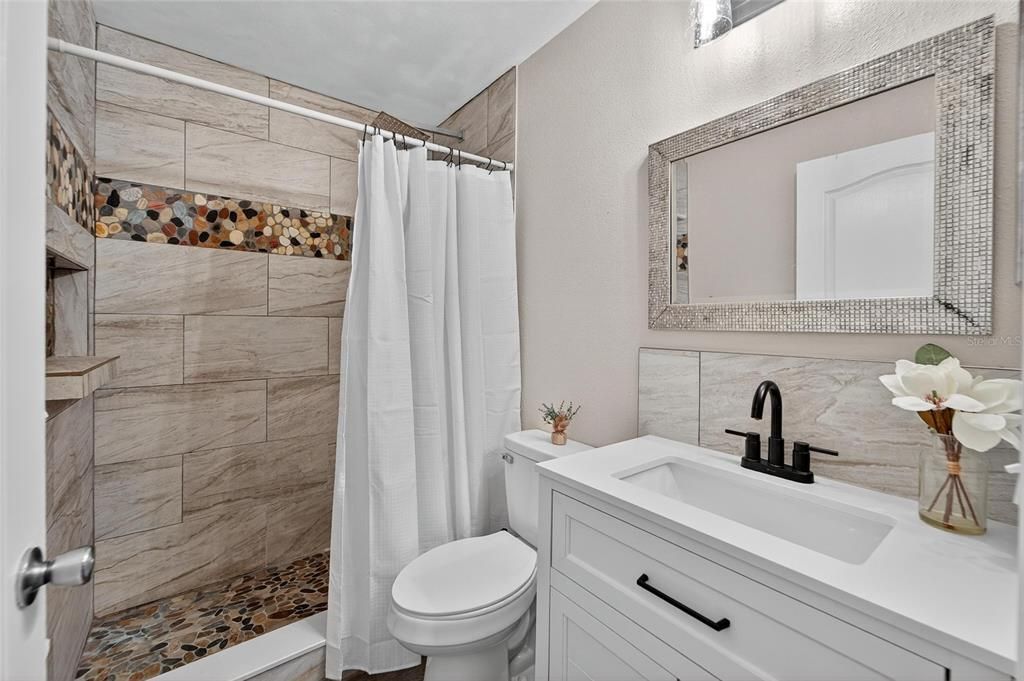 Active With Contract: $385,000 (3 beds, 2 baths, 1344 Square Feet)