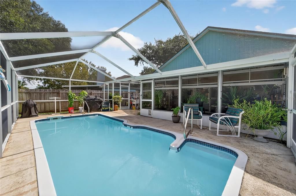 Active With Contract: $385,000 (3 beds, 2 baths, 1344 Square Feet)