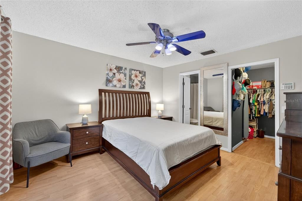 Active With Contract: $385,000 (3 beds, 2 baths, 1344 Square Feet)