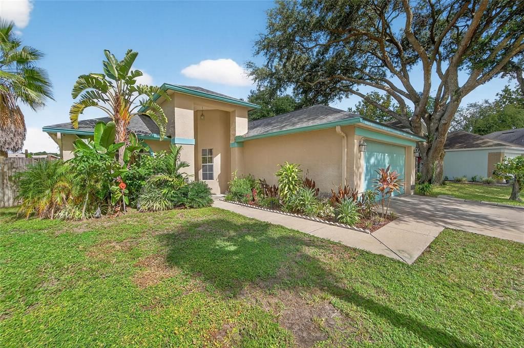 Active With Contract: $385,000 (3 beds, 2 baths, 1344 Square Feet)