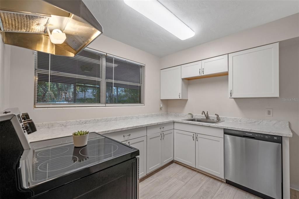 Active With Contract: $189,000 (3 beds, 1 baths, 1080 Square Feet)