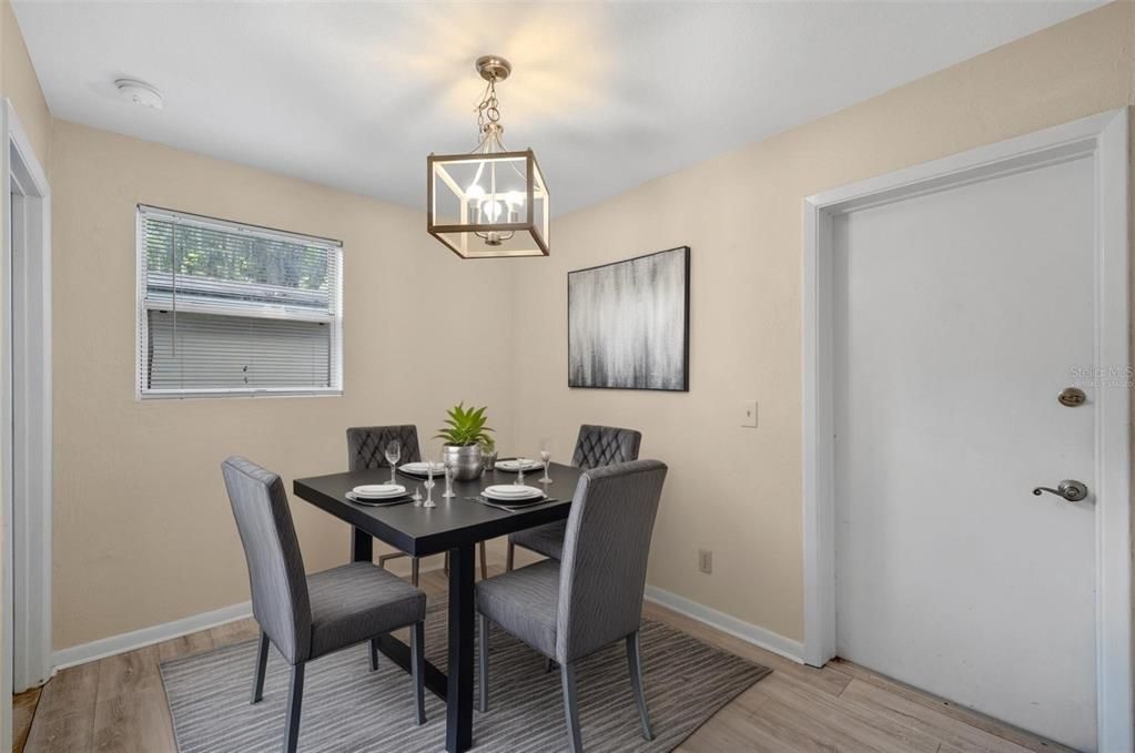 Active With Contract: $189,000 (3 beds, 1 baths, 1080 Square Feet)