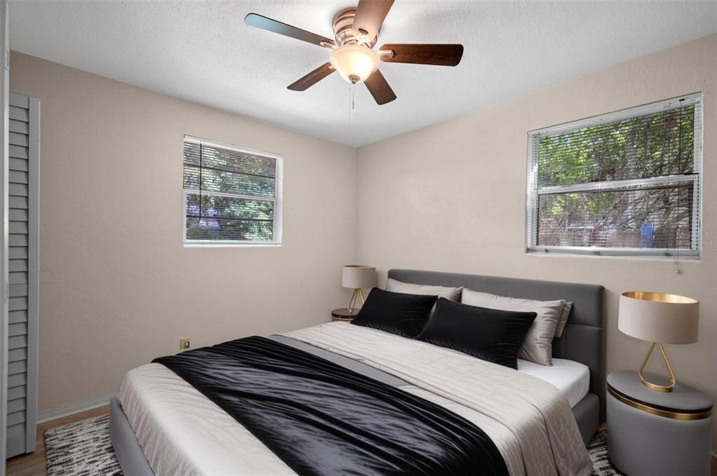 Active With Contract: $189,000 (3 beds, 1 baths, 1080 Square Feet)