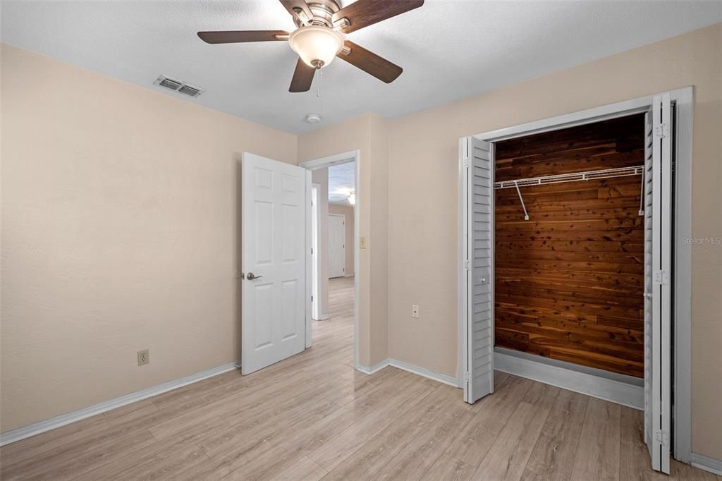 Active With Contract: $189,000 (3 beds, 1 baths, 1080 Square Feet)