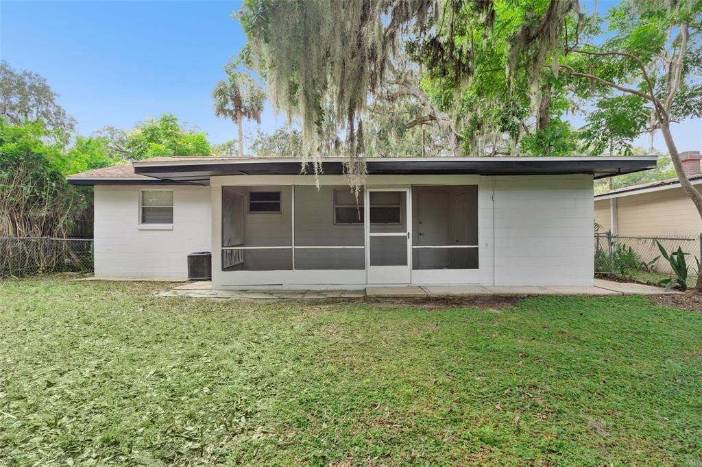 Active With Contract: $189,000 (3 beds, 1 baths, 1080 Square Feet)