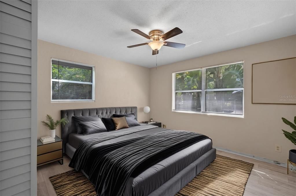 Active With Contract: $189,000 (3 beds, 1 baths, 1080 Square Feet)