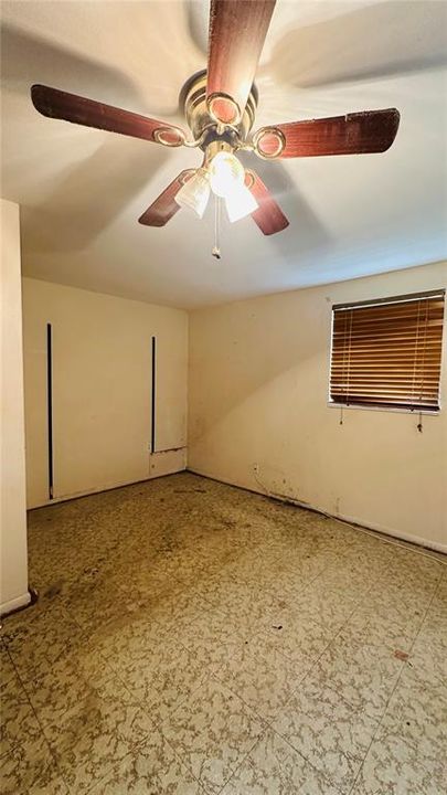 Activo con contrato: $286,000 (3 camas, 1 baños, 1176 Pies cuadrados)