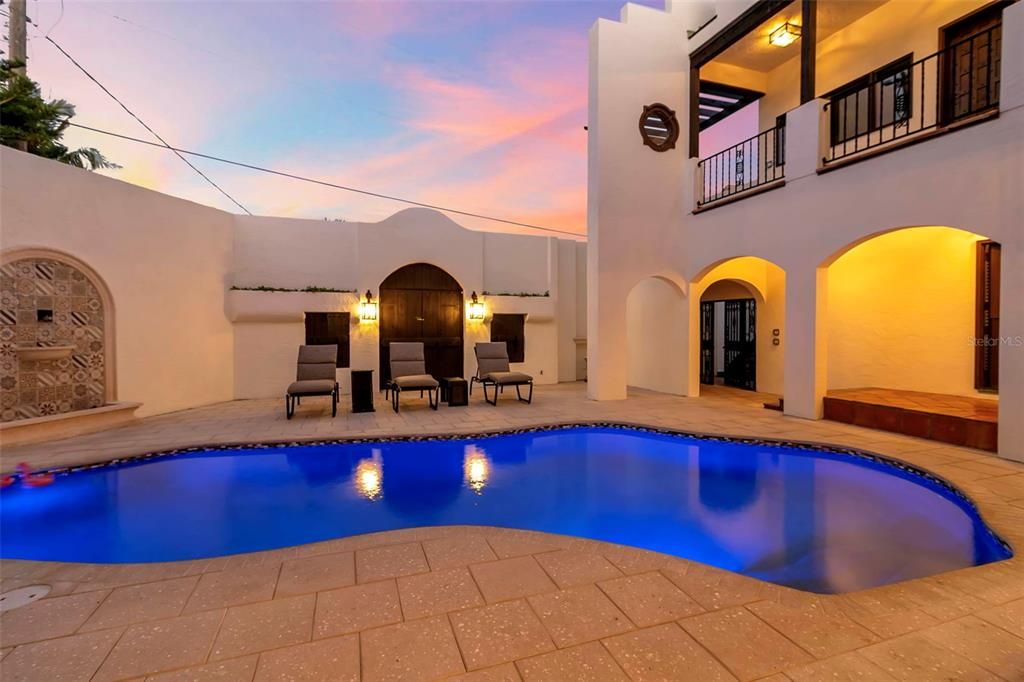 En Venta: $7,100,000 (4 camas, 5 baños, 4096 Pies cuadrados)