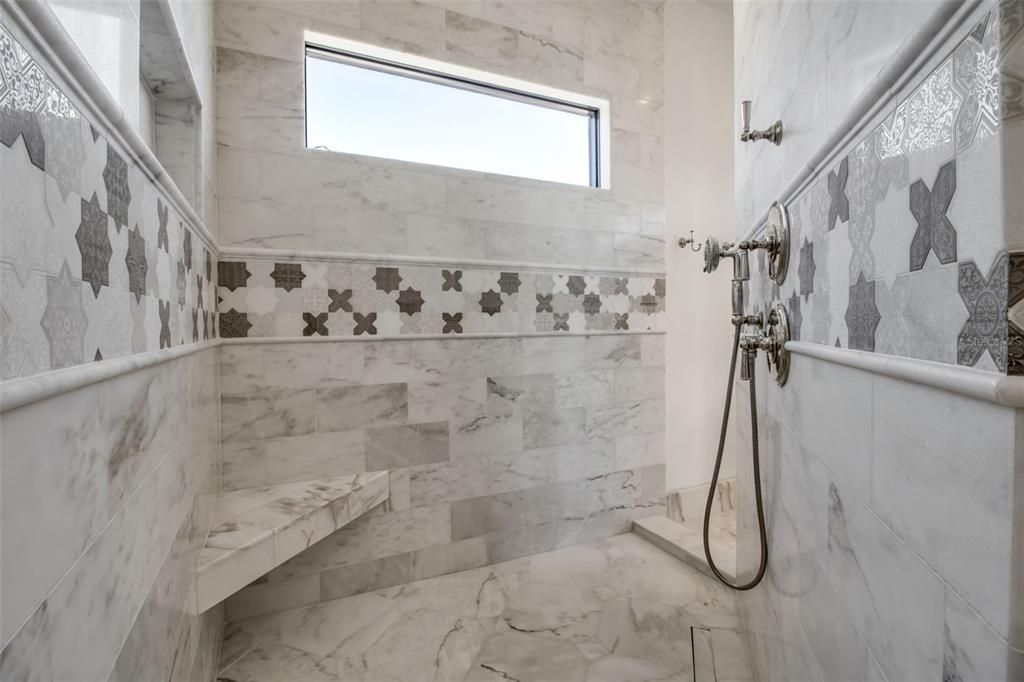 En Venta: $7,100,000 (4 camas, 5 baños, 4096 Pies cuadrados)