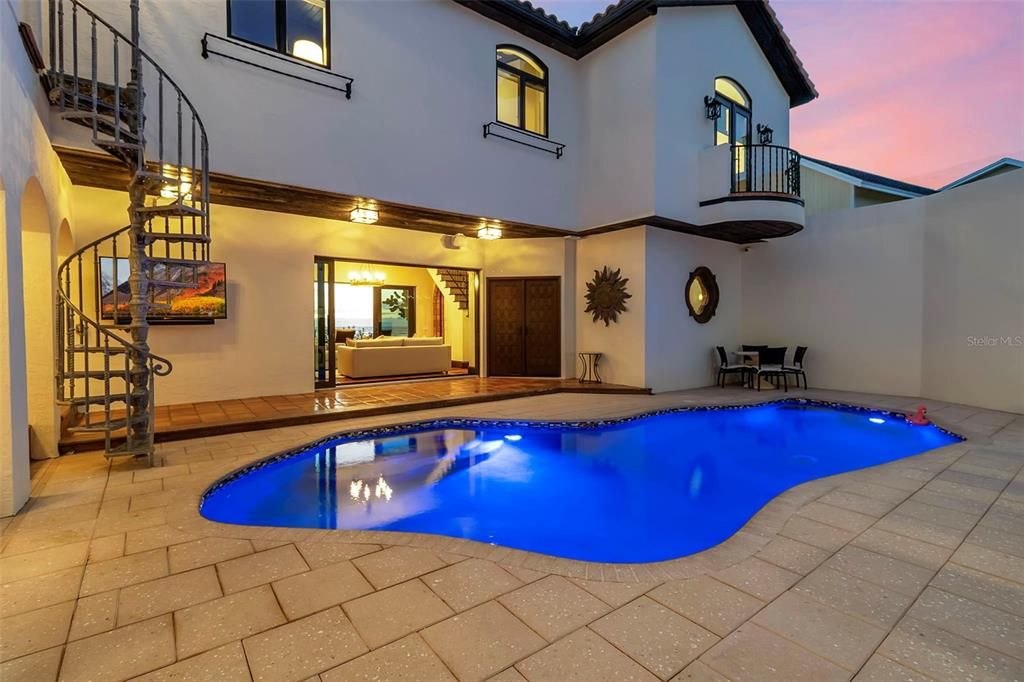 En Venta: $7,100,000 (4 camas, 5 baños, 4096 Pies cuadrados)