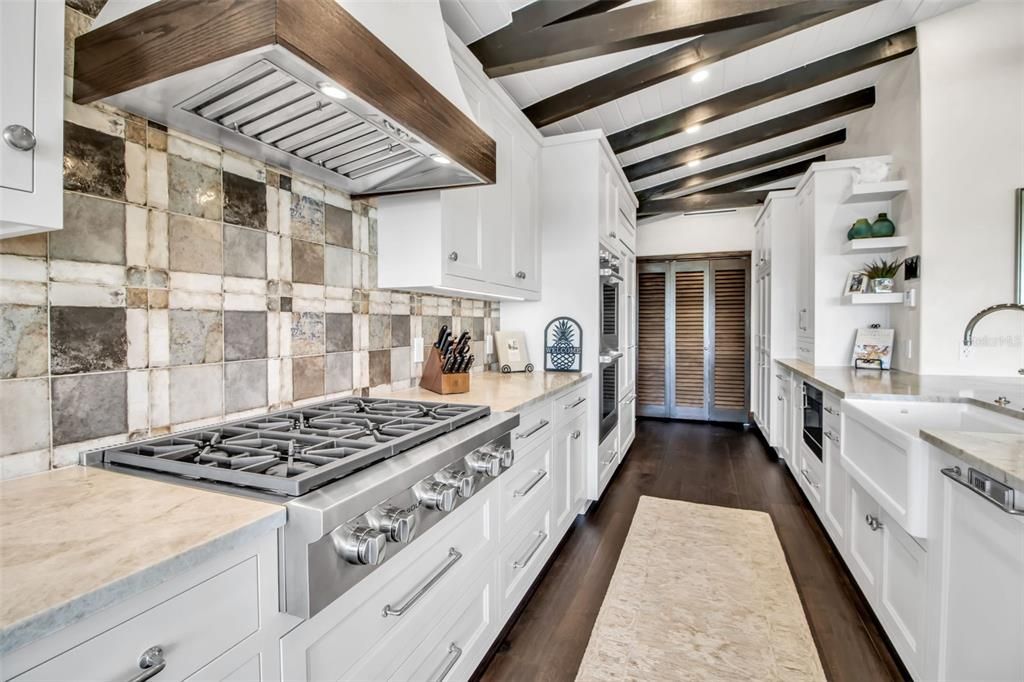 En Venta: $7,100,000 (4 camas, 5 baños, 4096 Pies cuadrados)