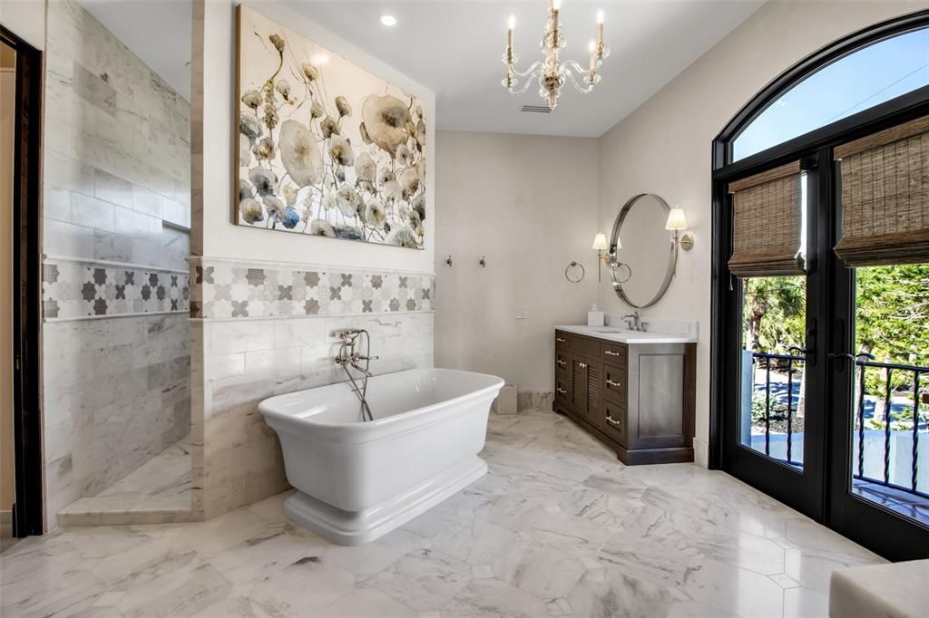 En Venta: $7,100,000 (4 camas, 5 baños, 4096 Pies cuadrados)