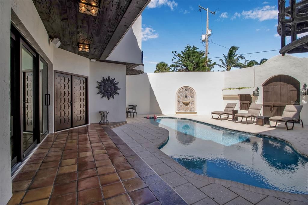 En Venta: $7,100,000 (4 camas, 5 baños, 4096 Pies cuadrados)