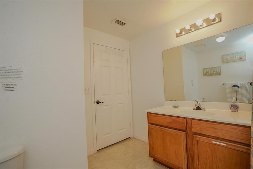 На продажу: $245,000 (4 спален, 3 ванн, 1470 Квадратных фут)