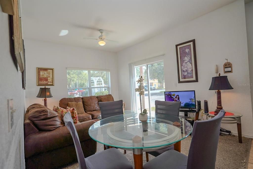 На продажу: $245,000 (4 спален, 3 ванн, 1470 Квадратных фут)