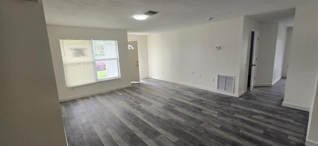 出租: $1,995 (3 贝兹, 2 浴室, 1301 平方英尺)