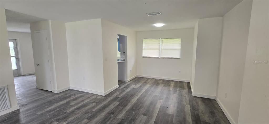 出租: $1,995 (3 贝兹, 2 浴室, 1301 平方英尺)