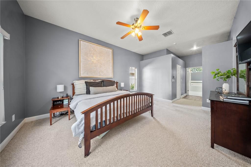 Active With Contract: $650,000 (5 beds, 3 baths, 2863 Square Feet)