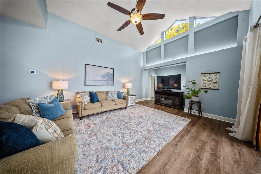 Active With Contract: $650,000 (5 beds, 3 baths, 2863 Square Feet)