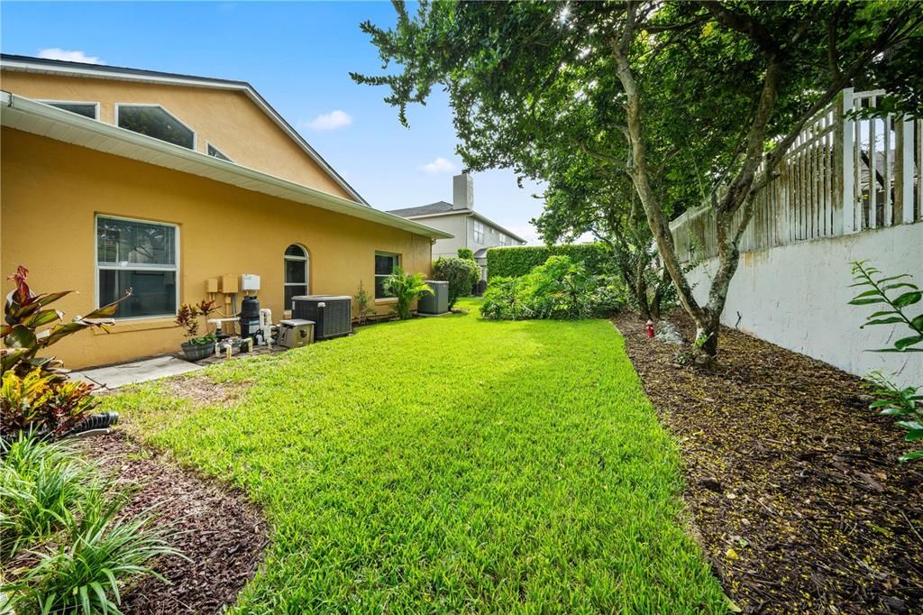 Active With Contract: $650,000 (5 beds, 3 baths, 2863 Square Feet)