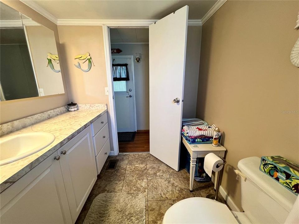 На продажу: $122,900 (2 спален, 1 ванн, 576 Квадратных фут)