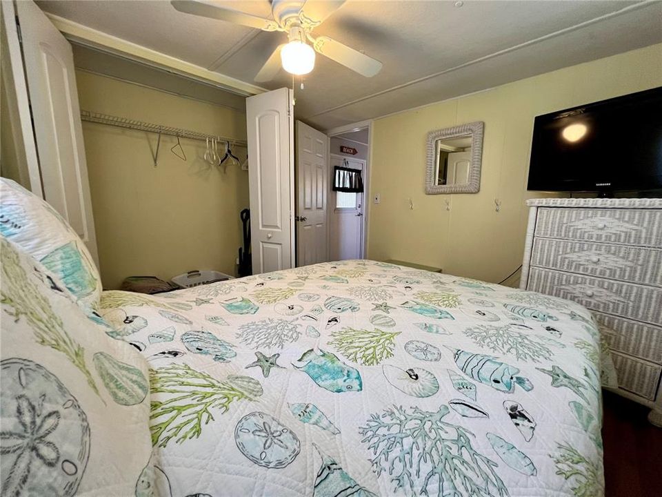 На продажу: $122,900 (2 спален, 1 ванн, 576 Квадратных фут)