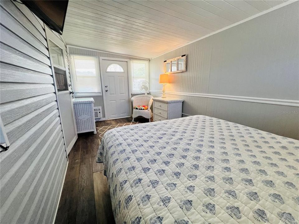 На продажу: $122,900 (2 спален, 1 ванн, 576 Квадратных фут)