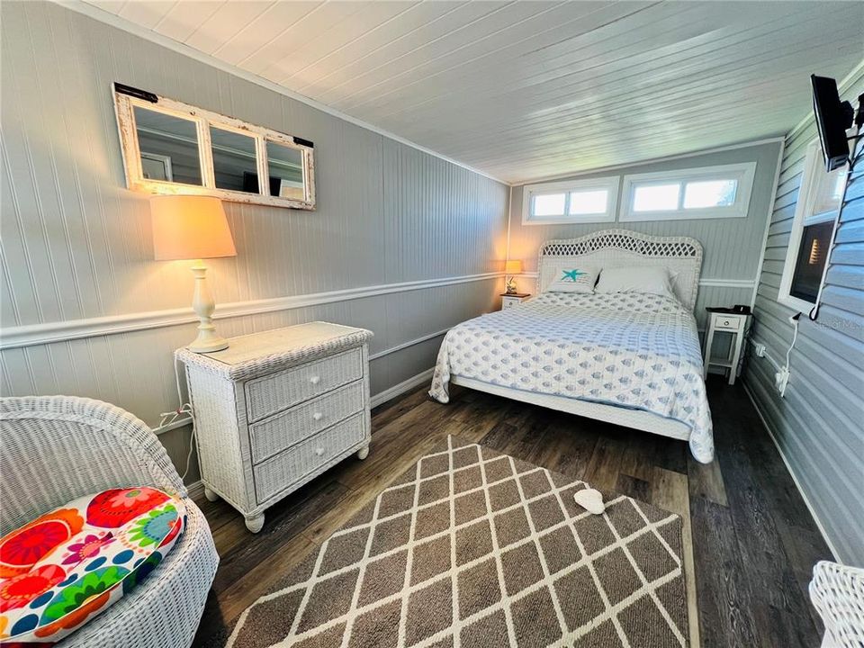 На продажу: $122,900 (2 спален, 1 ванн, 576 Квадратных фут)