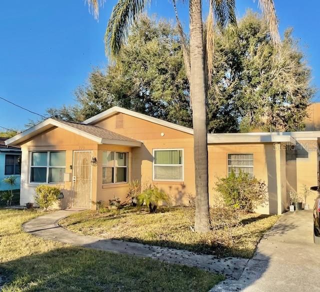 Active With Contract: $375,000 (4 beds, 1 baths, 1248 Square Feet)