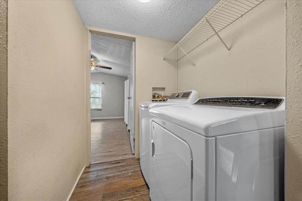 На продажу: $124,900 (2 спален, 2 ванн, 924 Квадратных фут)