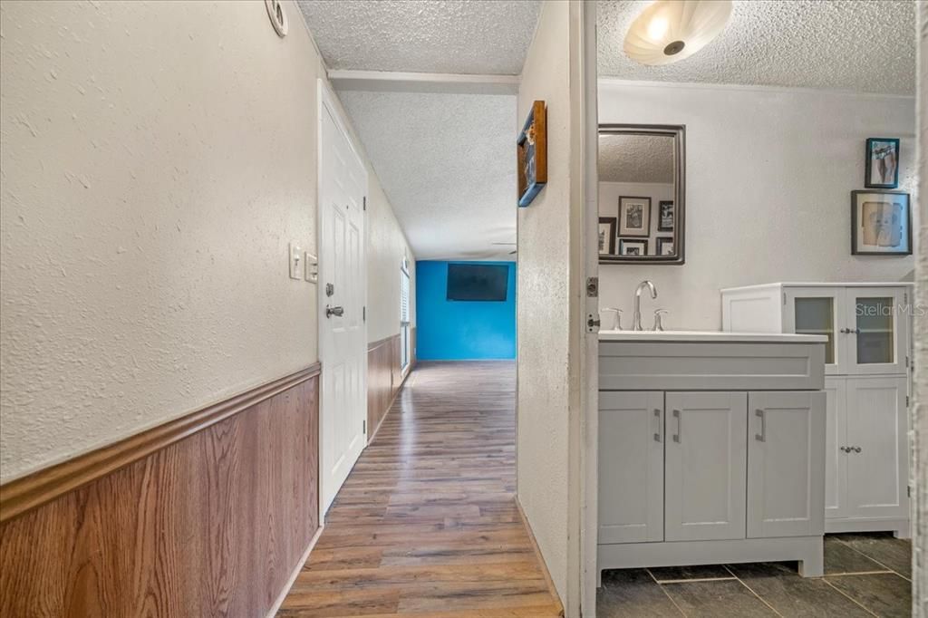 На продажу: $124,900 (2 спален, 2 ванн, 924 Квадратных фут)