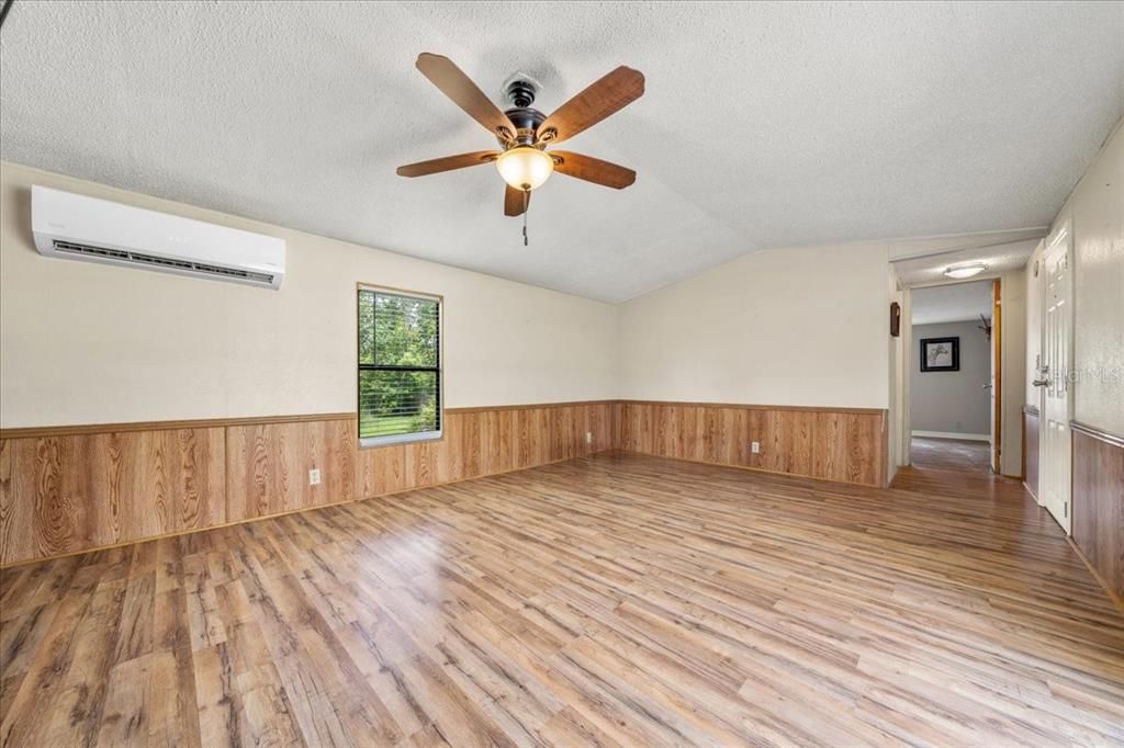 На продажу: $124,900 (2 спален, 2 ванн, 924 Квадратных фут)