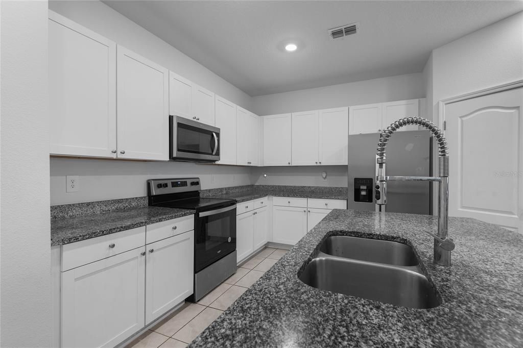 For Sale: $255,900 (3 beds, 2 baths, 1722 Square Feet)