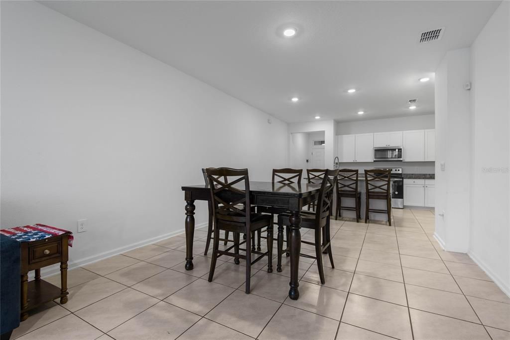 For Sale: $255,900 (3 beds, 2 baths, 1722 Square Feet)